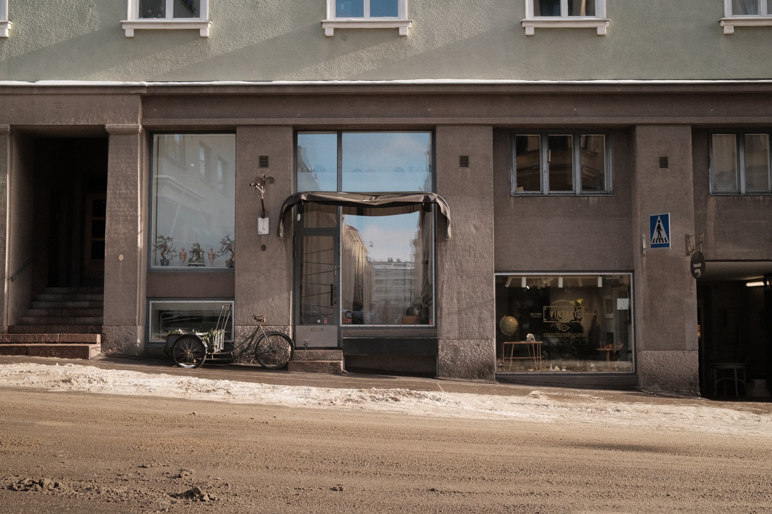 Korkeavuorenkatu 5 storefront